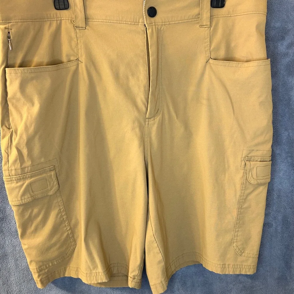 Orvis Mens 36x10 Cargo Shorts Tan Khaki Hiking Fishing Stretch Utility Pockets